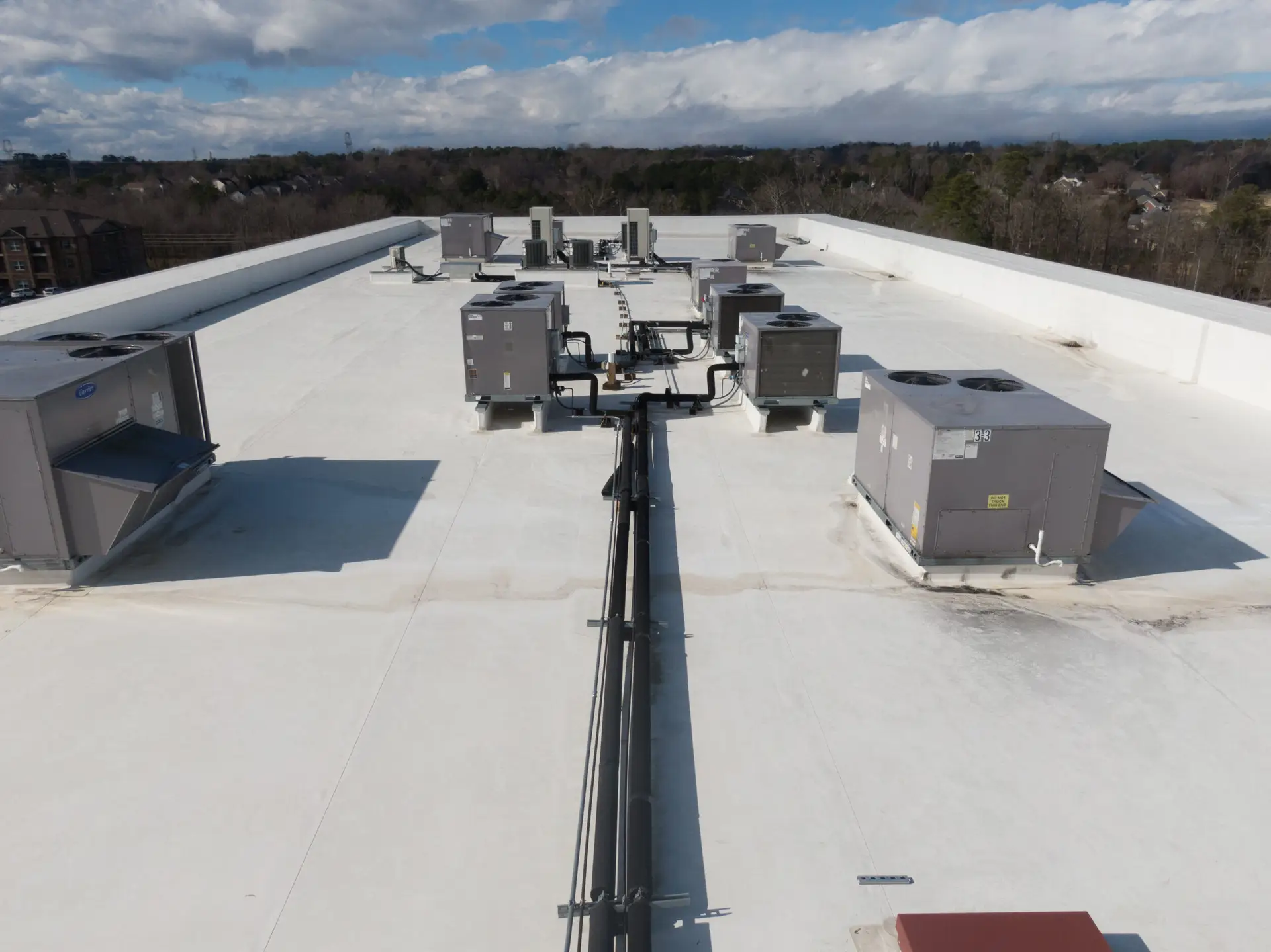 Picture of a very clean, sharp looking commercial rooftop in Cincinnati, OH